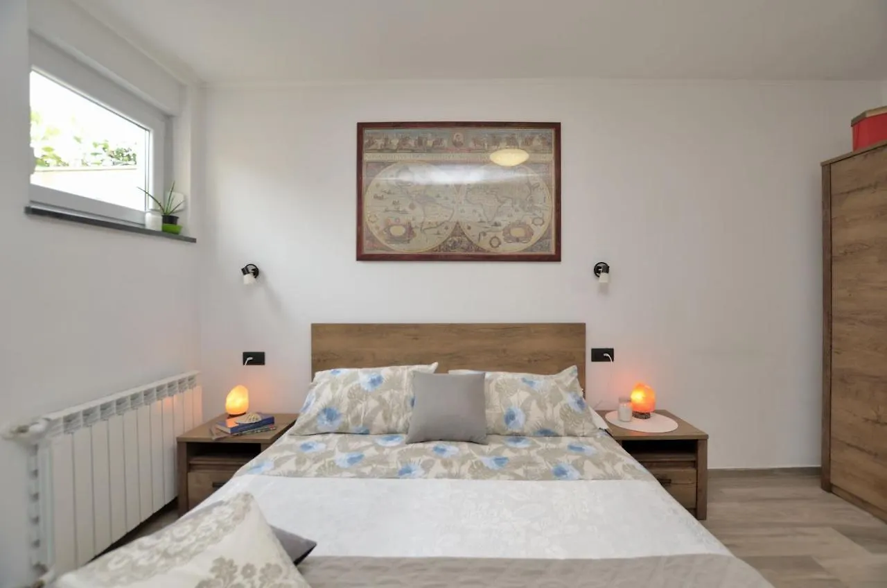 Apartment Dante Stinjan