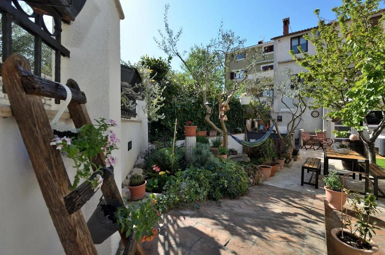Apartment Dante Stinjan